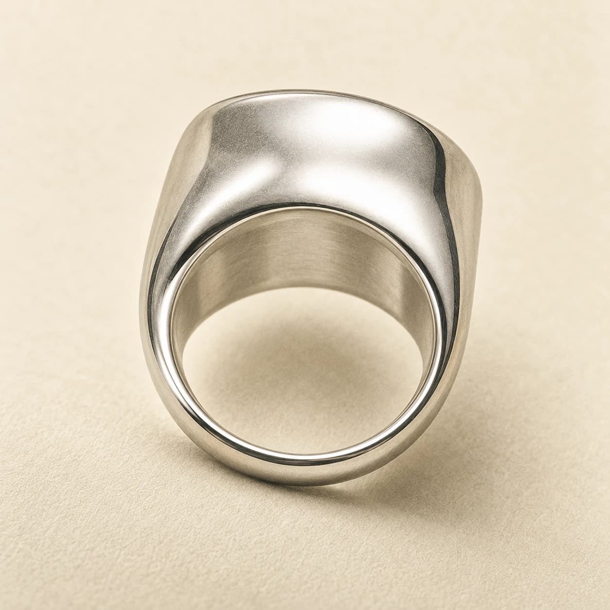 Pocket ring, reverse view